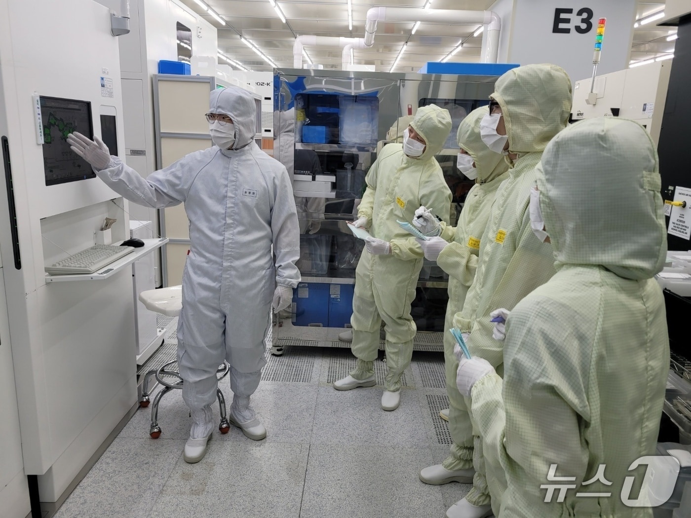 반도체 공정 전문가 과정 실습 (한남대 제공.재판매 및 DB금지)/뉴스1