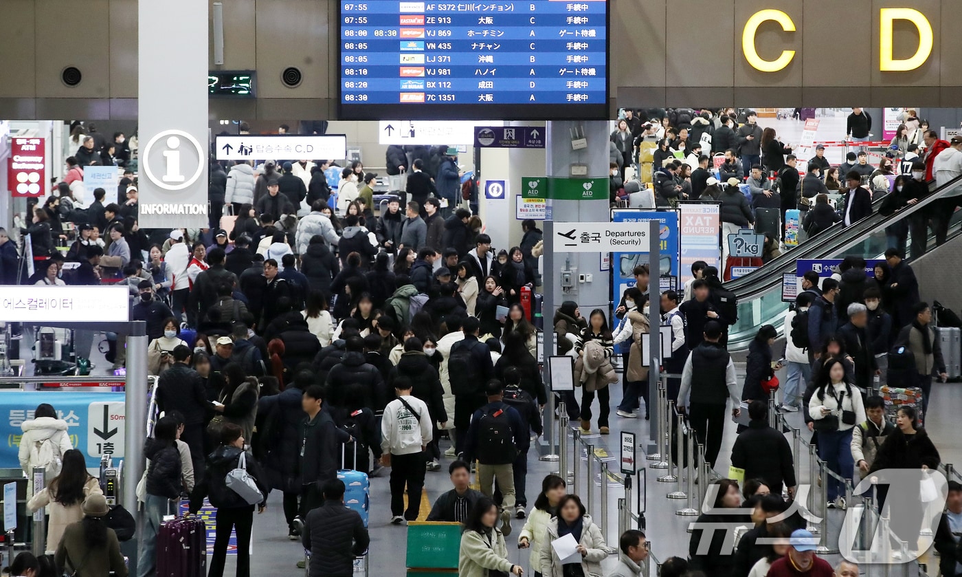 '부산병' 열풍에 김해공항 외국인 관광객 급증...김해발 국제선 늘린다 - 뉴스 썸네일 이미지