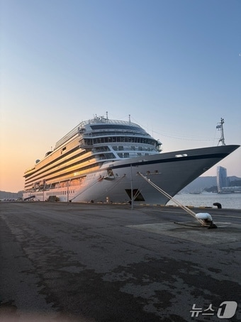 CM Viking사 크루즈선 '자오상이둔'호 