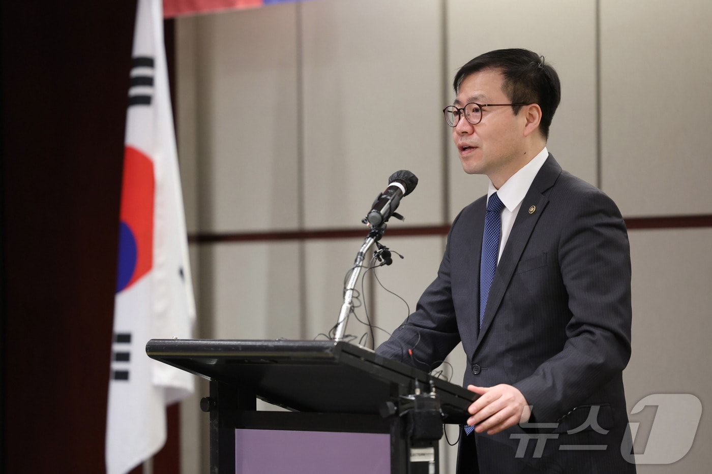 여한구 산업통상부 통상교섭본부장이 12일 오전 서울 용산구 그랜드하얏트호텔에서 열린 '주한미국상공회의소(AMCHAM) 간담회'에서 인사말을 하고 있다. (산업통상부 제공. 재판매 및 DB 금지) 2026.2.12 ⓒ 뉴스1