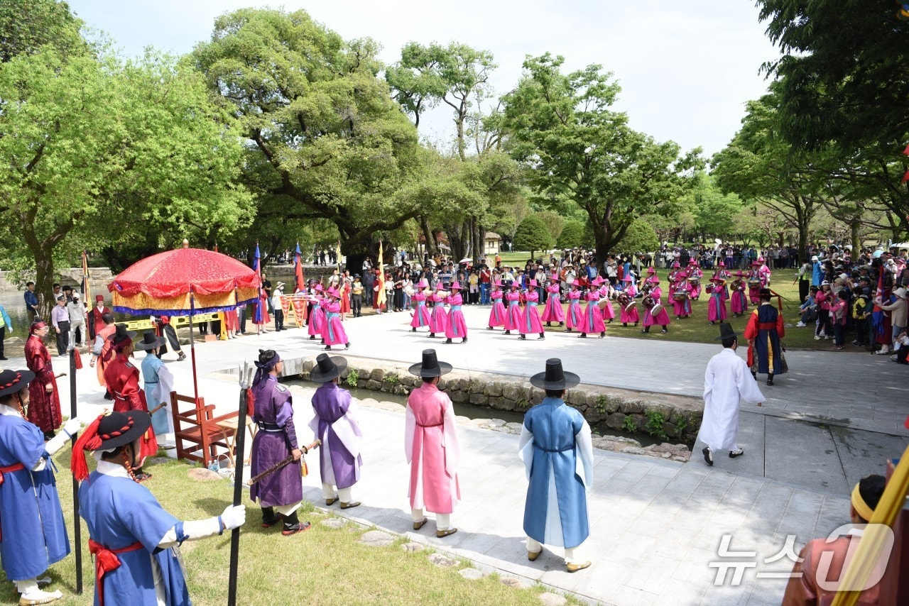 https://i3n.news1.kr/system/photos/2026/2/12/7748613/high.jpg