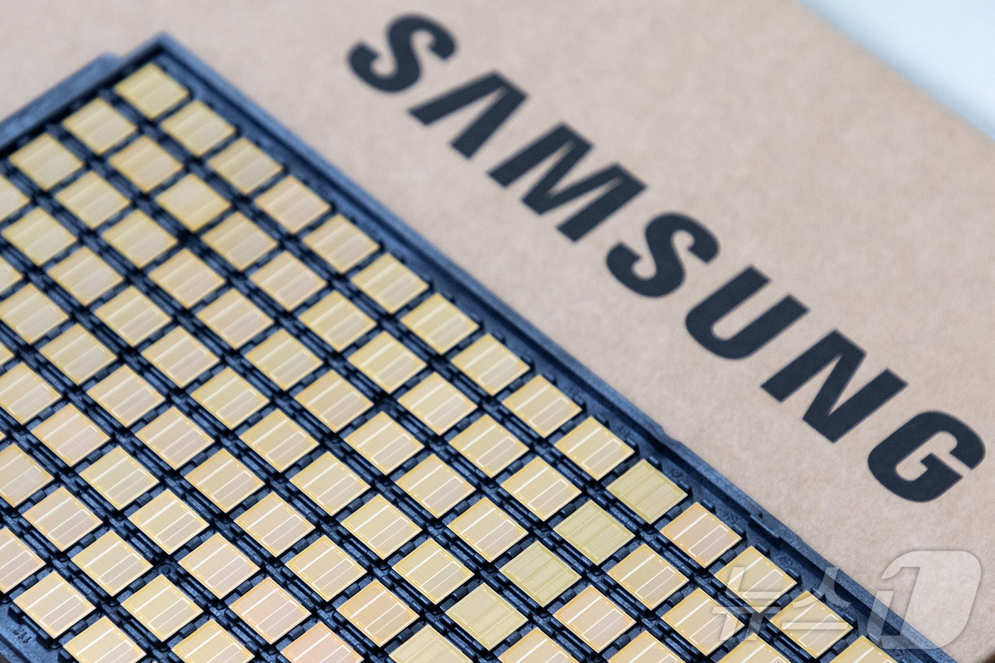 삼성전자 6세대 고대역폭메모리(HBM4) 모습.(삼성전자 제공) ⓒ 뉴스1 최동현 기자