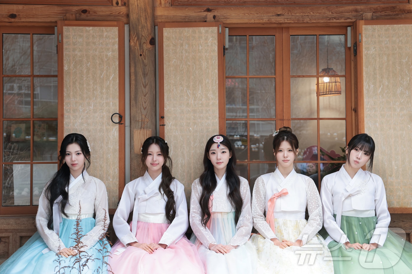 걸그룹 이프아이. (왼쪽부터) 미유, 원화연, 카시아, 라희, 태린. ⓒ 뉴스1 권현진 기자