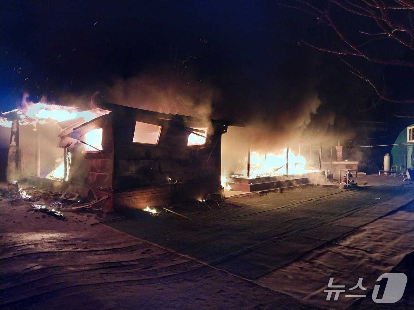 홍천 주택화재 현장.(강원도소벙본부 제공, 재판매 및 DB 금지) 2026.2.17/뉴스1