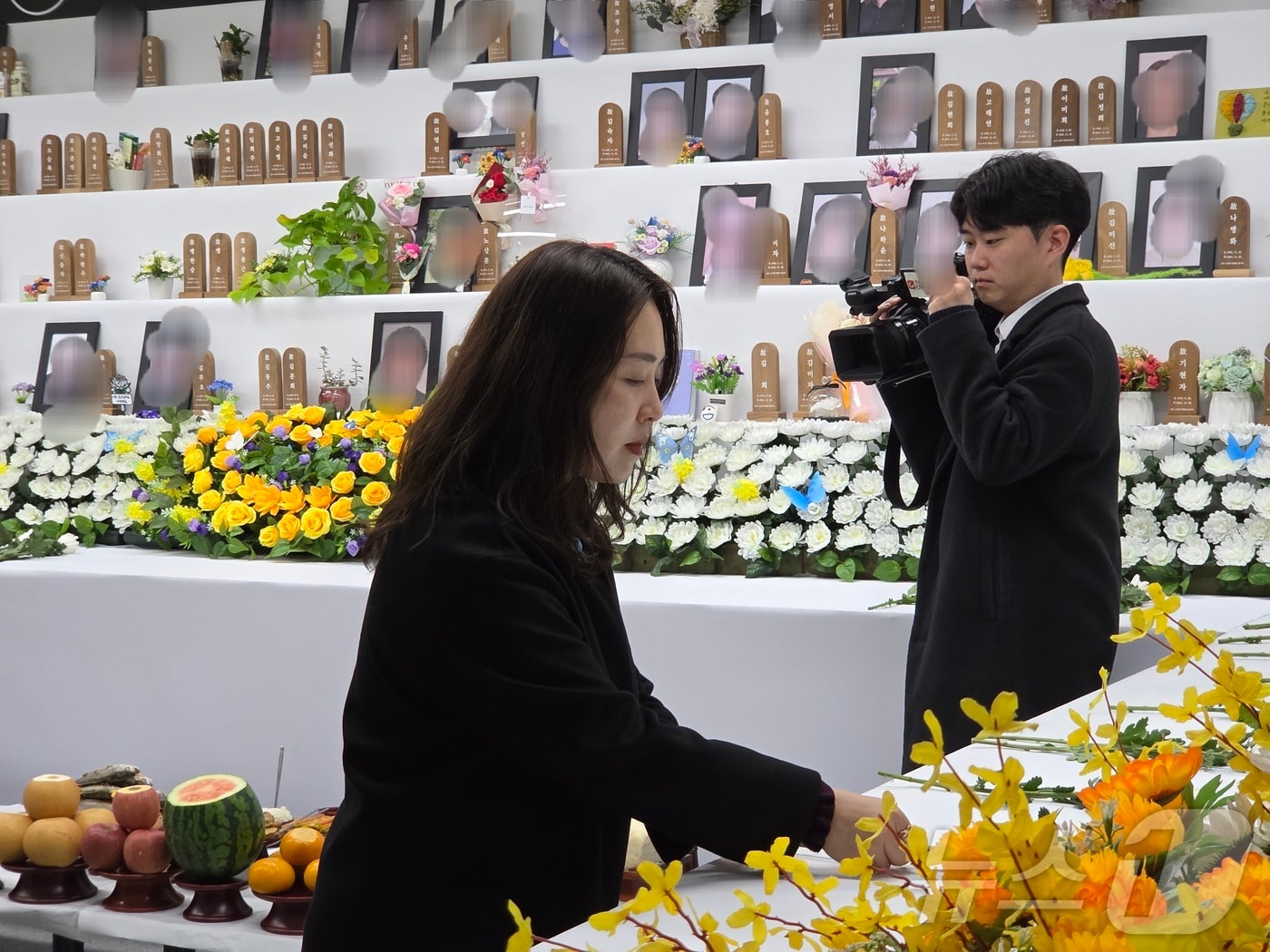 17일 오전 전남 무안국제공항에서 12.29 제주항공 여객기 참사 희생자들을 기리는 합동 차례가 진행되고 있다. (유가족 협의회 제공. 재판매 및 DB금지) 2026.2.17 ⓒ 뉴스1