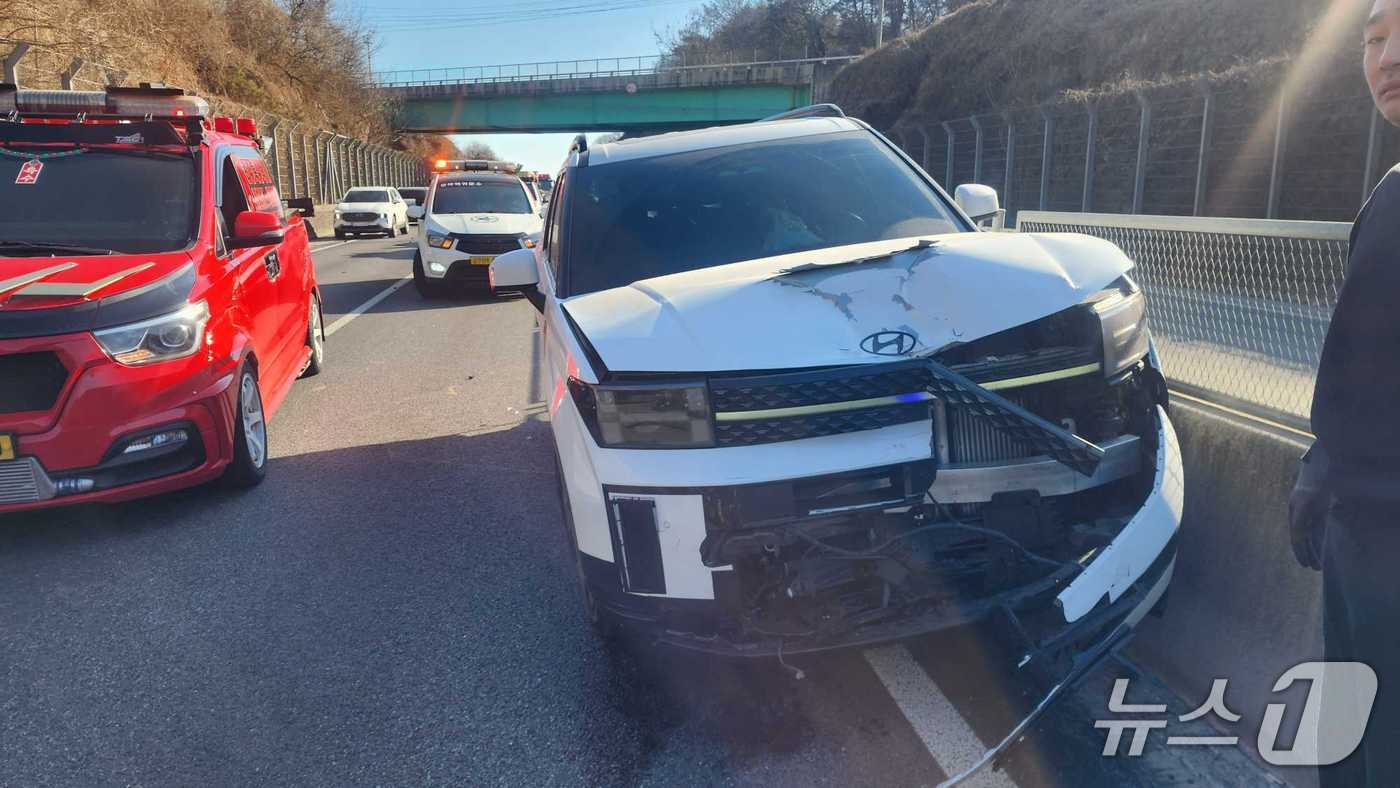17일 오후 강원 원주 3중 추돌사고 현장.(강원도소방본부 제공, 재판매 및 DB 금지) 2026.2.17/뉴스1
