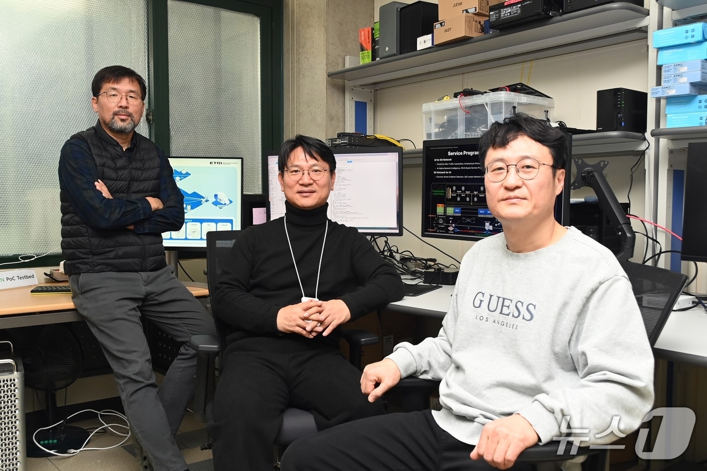지능형 서비스 프로그래머블 모바일 코어 네트워크 기술을 개발한 ETRI 연구진(ETRI 제공) /뉴스1