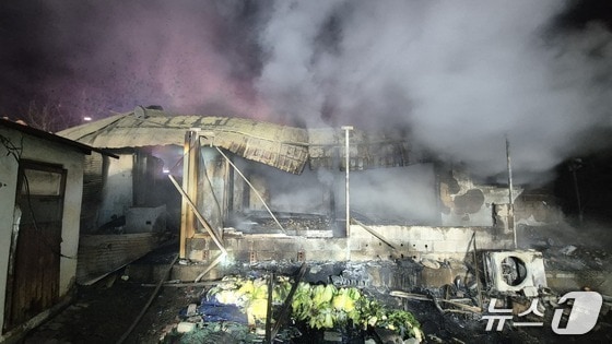 김제 단독주택 화재 현장 모습.(전북소방본부 제공. 재판매 및 DB금지)
