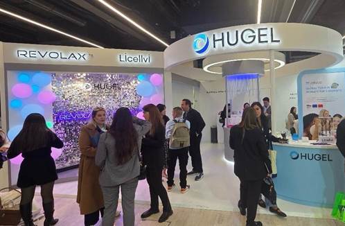 휴젤이 'IMCAS World Congress 2026'에 참여해 삼각 포트폴리오를 소개하고 있다. (휴젤 제공)