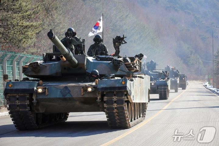 육군 제2군단, 지난해 혹한기 전차 실기동 훈련을 하는 모습.(2군단 제공, 재판매 및 DB금지)