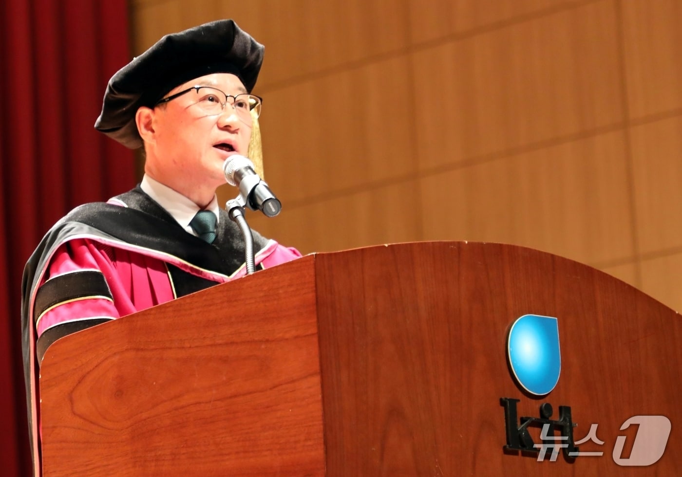 김상호 금오공대 총장이 20일 학위수여식에서 인사말을 하고 있다. (금오공대 제공. 재판매 및 DB금지)/뉴스1