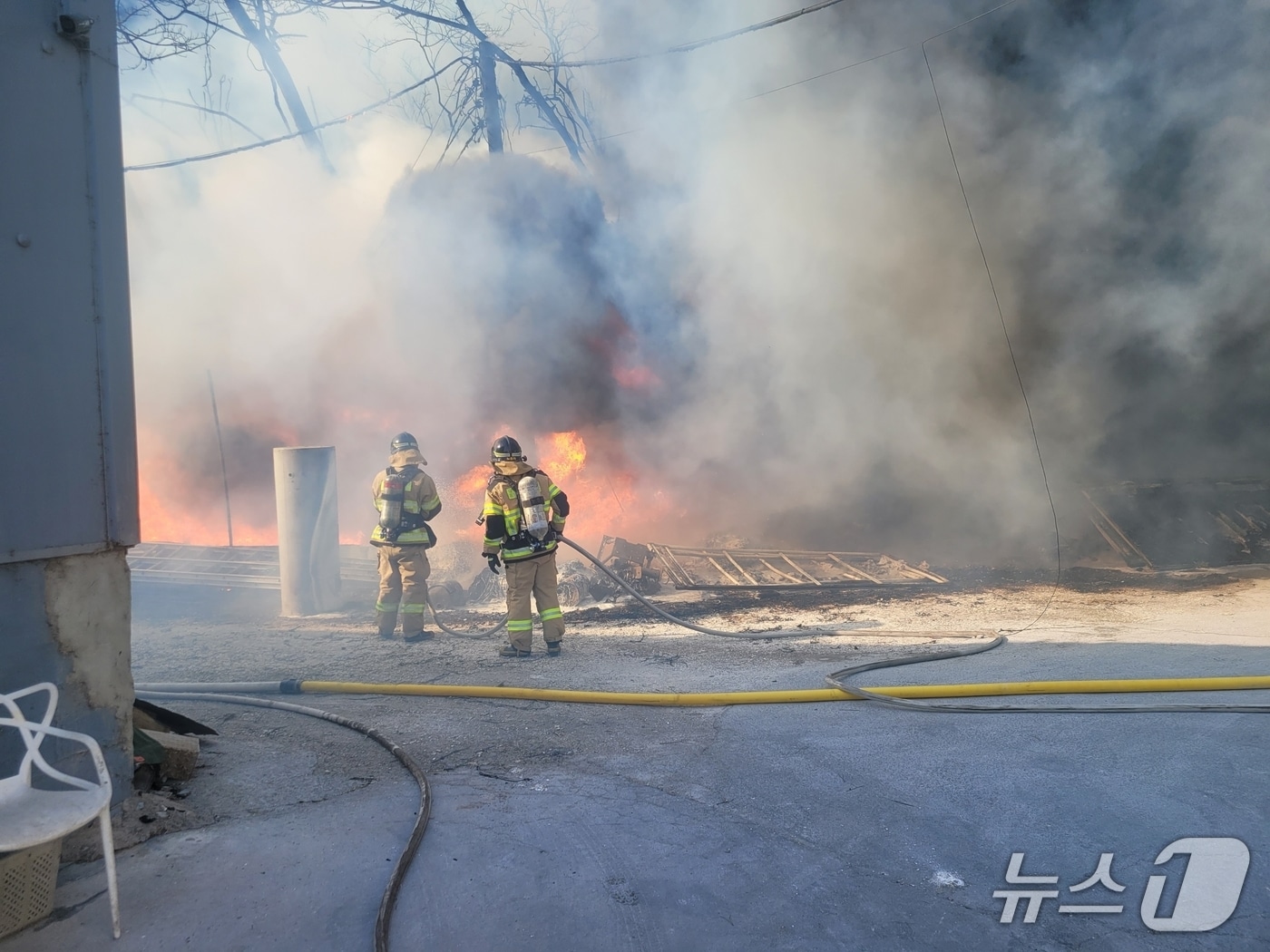 통영 수산물 가공공장 화재 현장.(경남소방본부 제공. 재판매 및 DB금지)