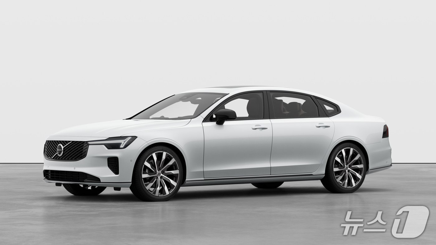  볼보 플래그십 세단 S90 마일드 하이브리브 울트라(Ultra) 