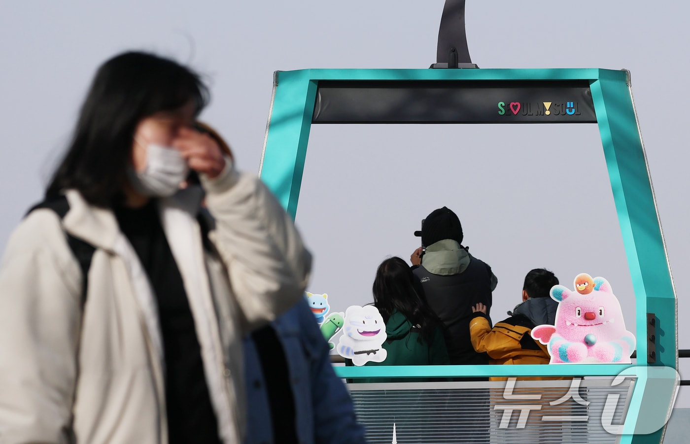 황사의 영향으로 서울을 비롯한 수도권에 올해 첫 미세먼지 경보가 발령된 22일 오후 서울 중구 남산에서 바라본 도심이 희뿌연 모습을 보이고 있다. 2026.2.22 ⓒ 뉴스1 오대일 기자