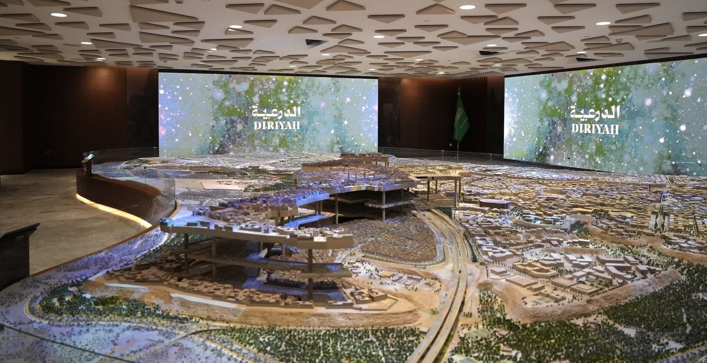 사우디아라비아 디리야컴퍼니 본사 내에 전시된 조감도 모형(카카오모빌리티 제공)/뉴스1