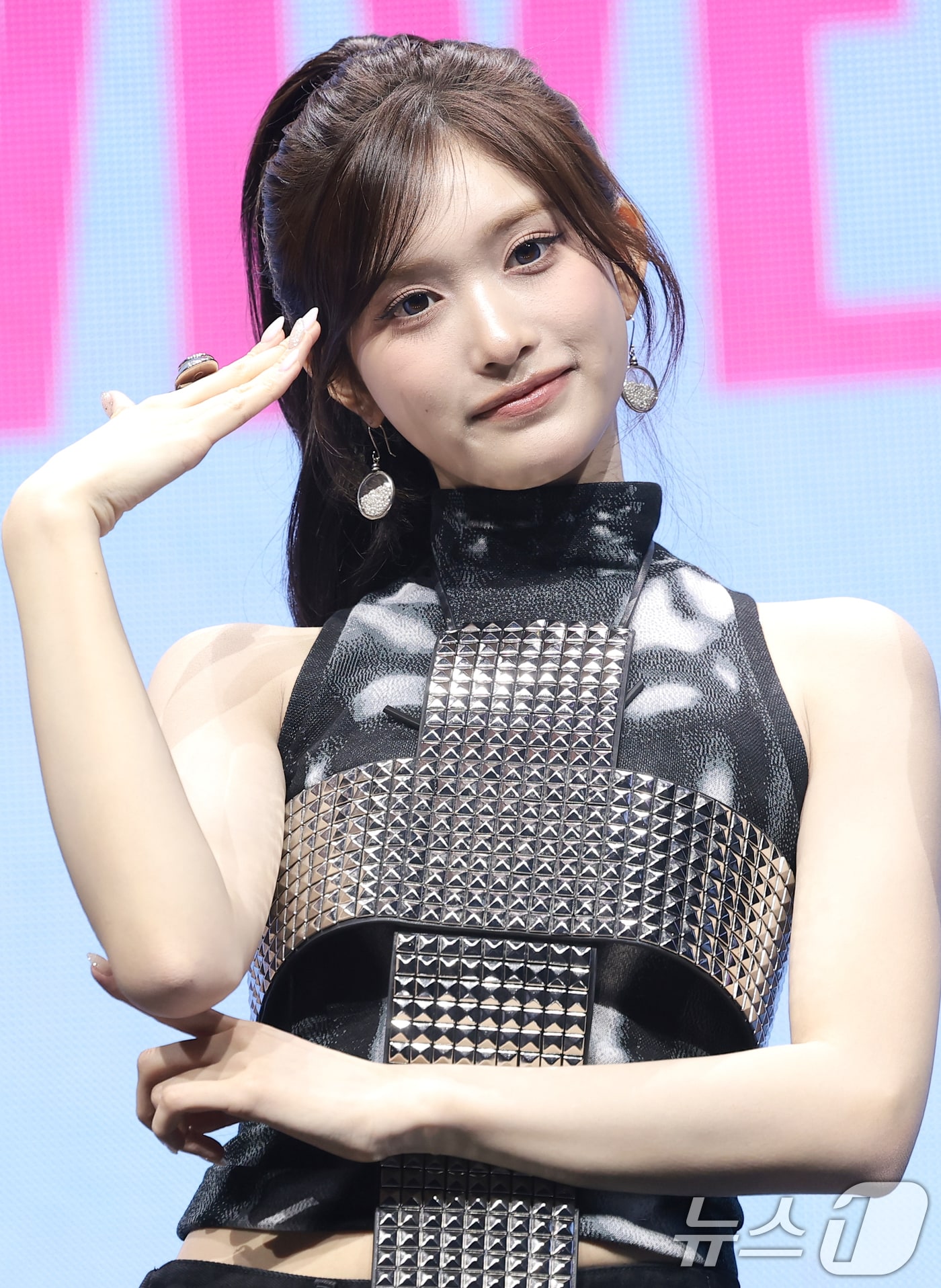 그룹 아이브(IVE)의 이서가 23일 서울 광진구 예스24라이브홀에서 가진 정규 2집 'REVIVE+(리바이브 플러스)' 발매 쇼케이스에서 포즈를 취하고 있다. 2026.2.23 ⓒ 뉴스1 권현진 기자
