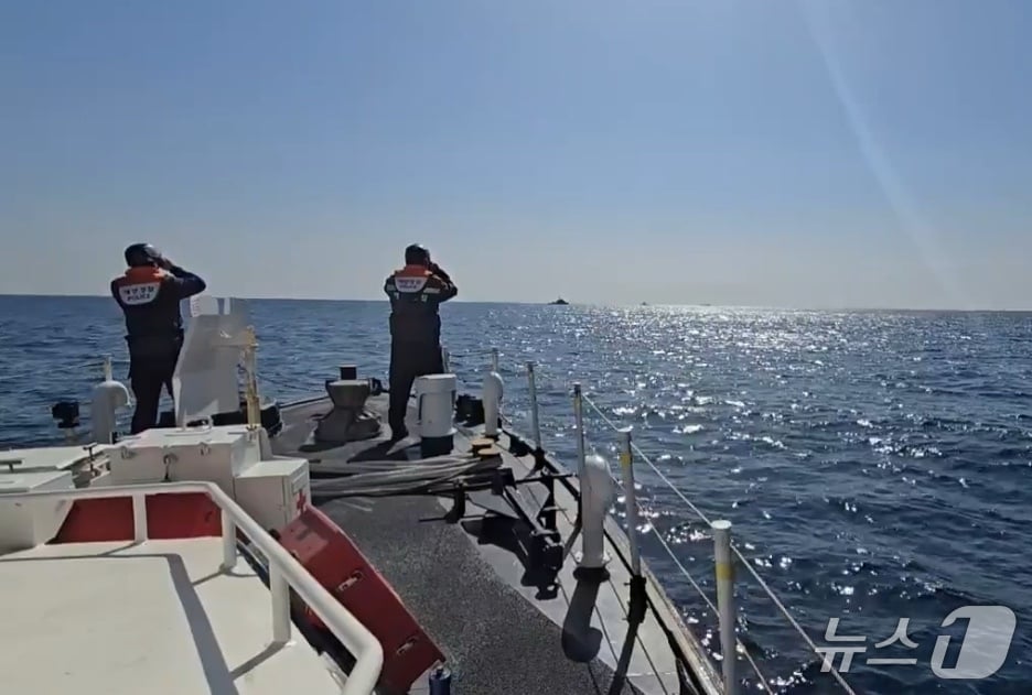 23일 울산 앞바다에서 조업 중이던 멸치잡이 배에서 어선 사무장이 실종돼 해경이 수색 작업을 벌이고 있다.(울산해경 제공. 재판매 및 DB금지)/뉴스1