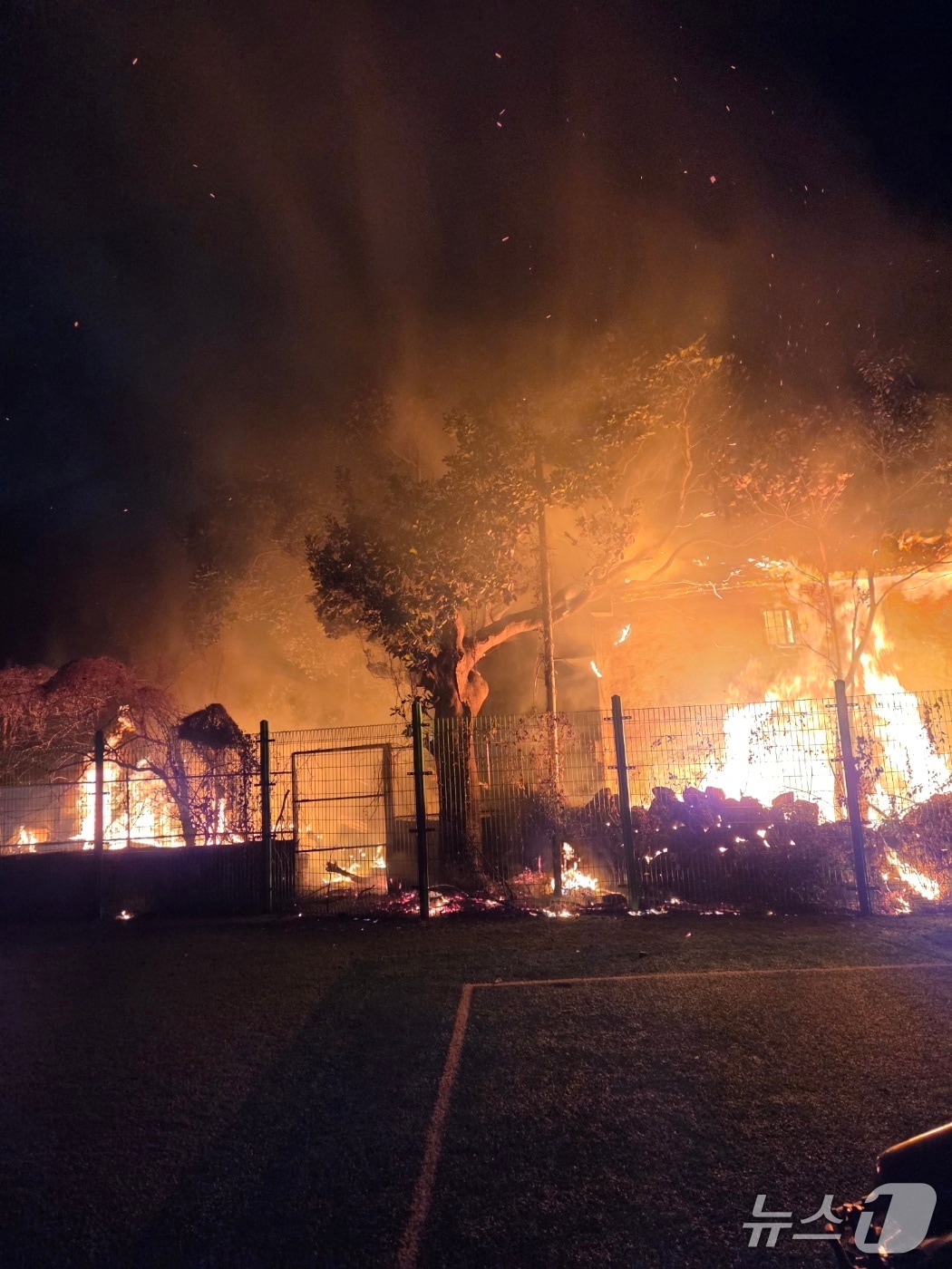 게이트볼장 화재 현장(제주소방안전본부 제공. 재판매 및 DB금지)/뉴스1