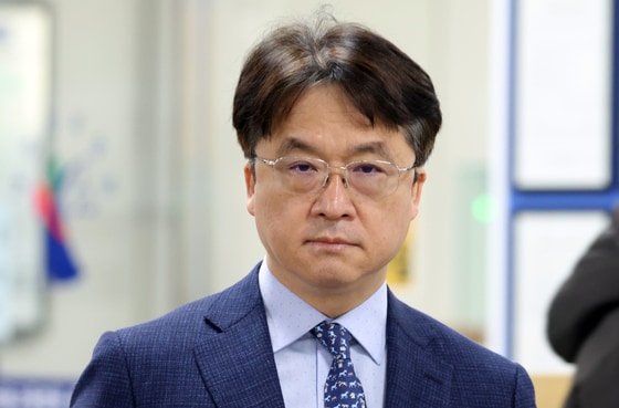 '60억대 배임·횡령' 혐의 박현종 전 bhc 회장...첫 재판서 공소사실 부인 - 뉴스 썸네일 이미지