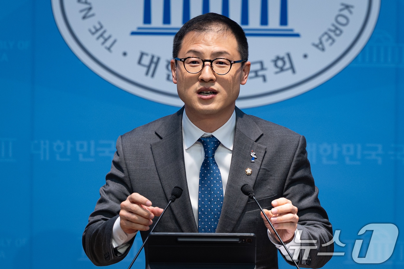 김상욱 더불어민주당 의원이 25일 서울 여의도 국회 소통관에서 울산시장 출마 선언 기자회견을 하고 있다. 2026.2.25 ⓒ 뉴스1 유승관 기자