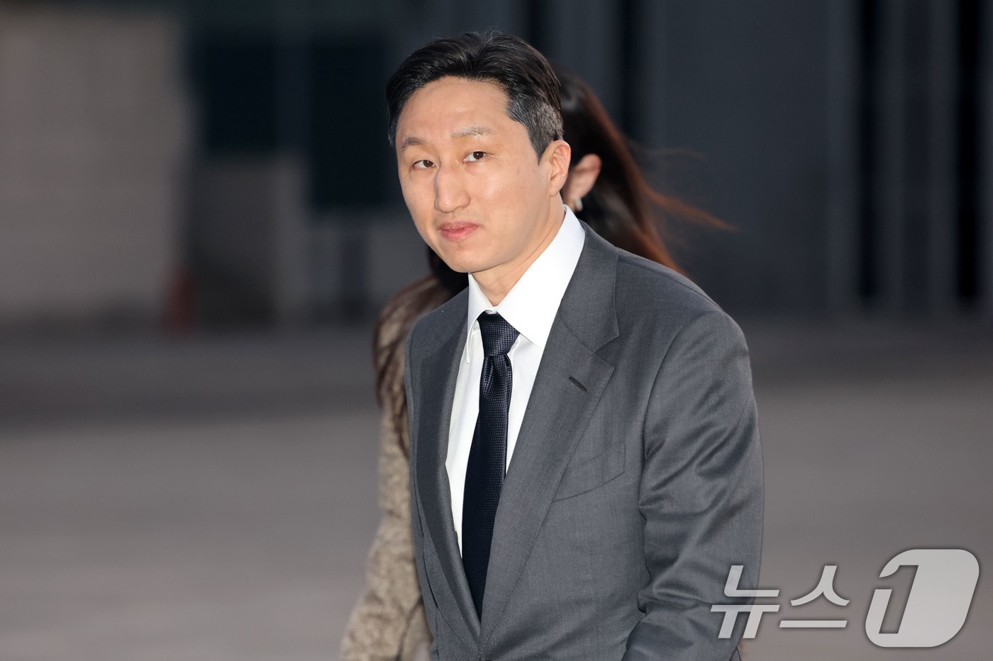 정기선 HD현대 회장이 25일 오후 서울 서초구 예술의전당 콘서트홀에서 열린 아산 정주영 서거 25주기 추모 음악회에 참석하고 있다. 2026.2.25 ⓒ 뉴스1 이광호 기자