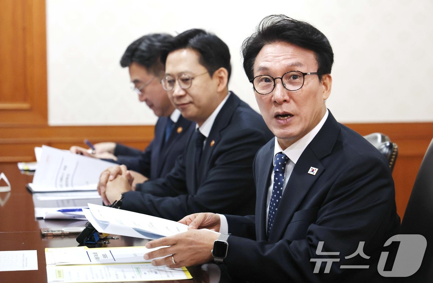 金총리, 지선 앞 'AI 가짜뉴스' 조준..."범정부 총력 대응" - 뉴스 썸네일 이미지