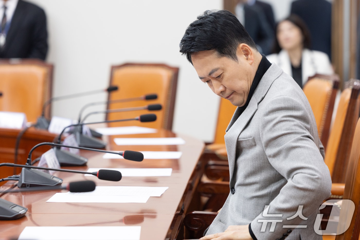 장동혁 국민의힘 대표가 지난 2월 26일 서울 여의도 국회에서 열린 최고위원회의에 참석하고 있다. 2026.2.26 ⓒ 뉴스1 이승배 기자