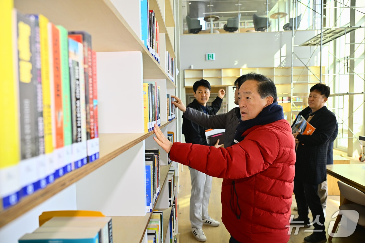 이병선 속초시장 속초어린이영어도서관 현장 점검.(속초시 제공, 재판매 및 DB 금지) 2026.2.26/뉴스1