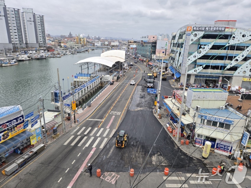 경북 포항시 죽도시장 동빈교가 지반 침하 공사를 마치고 28일 오후 2시 개통된다.(포항시 제공, 재판매 및 DB금지) 2026.2.26/뉴스1 