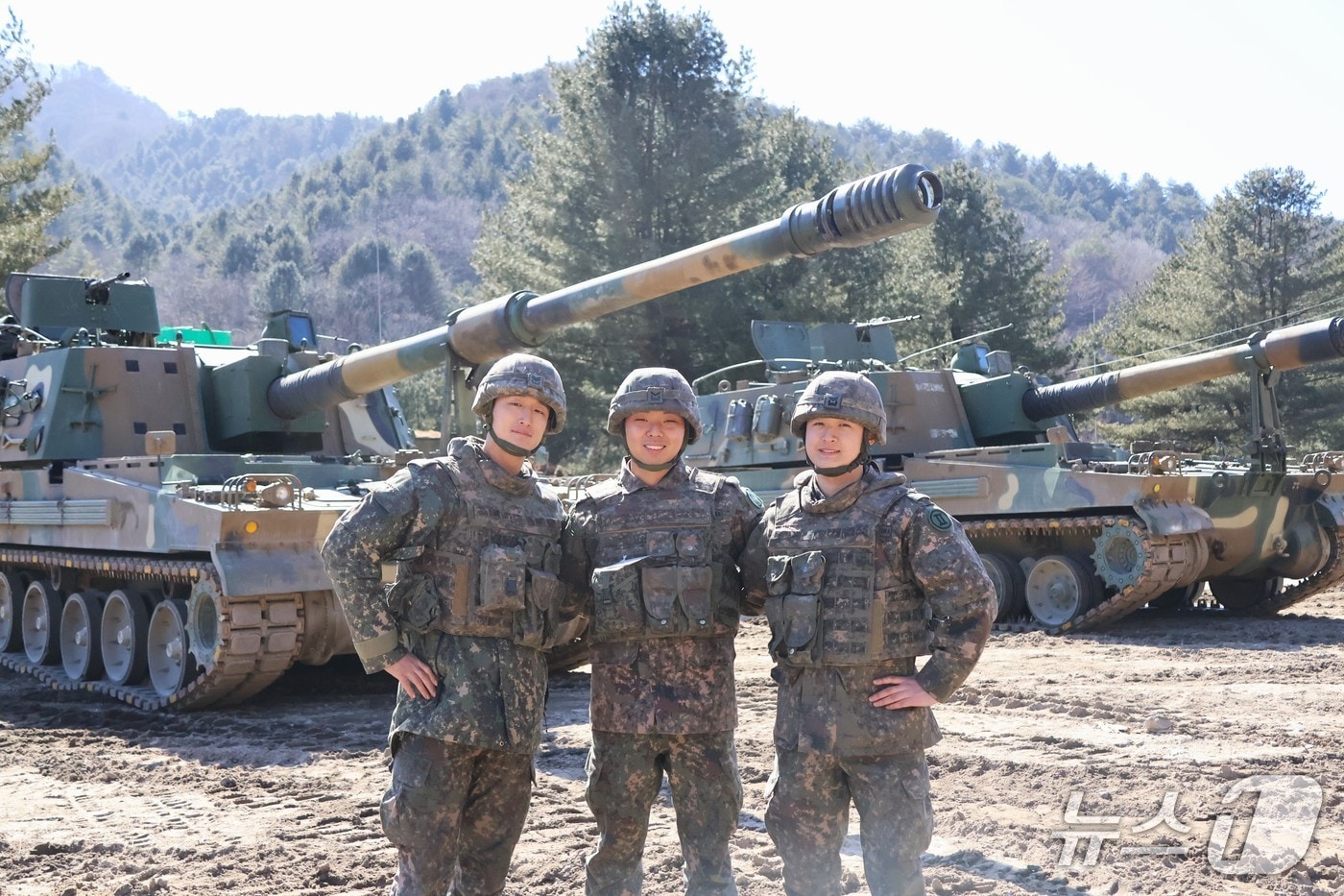  명성포병대대  소속 임현진중사, 최영수중사, 권혁우 중사.(육군 2포병여단 제공, 재판매 및 DB금지)