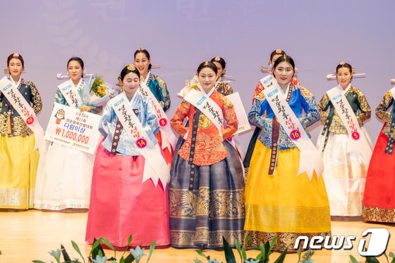 강원 영월군 단종문화제 행사의 일환으로 추진된 정순왕후 선발대회 자료 사진. (재판매 및 DB금지)/뉴스1