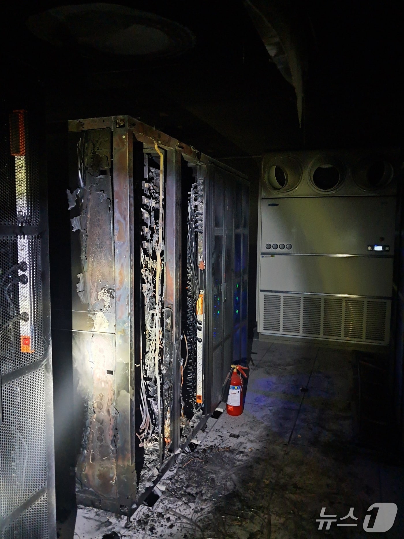  한국화학연구원 전산실 화재 현장. (대전소방본부 제공, 재판매 및 DB금지) / 뉴스1