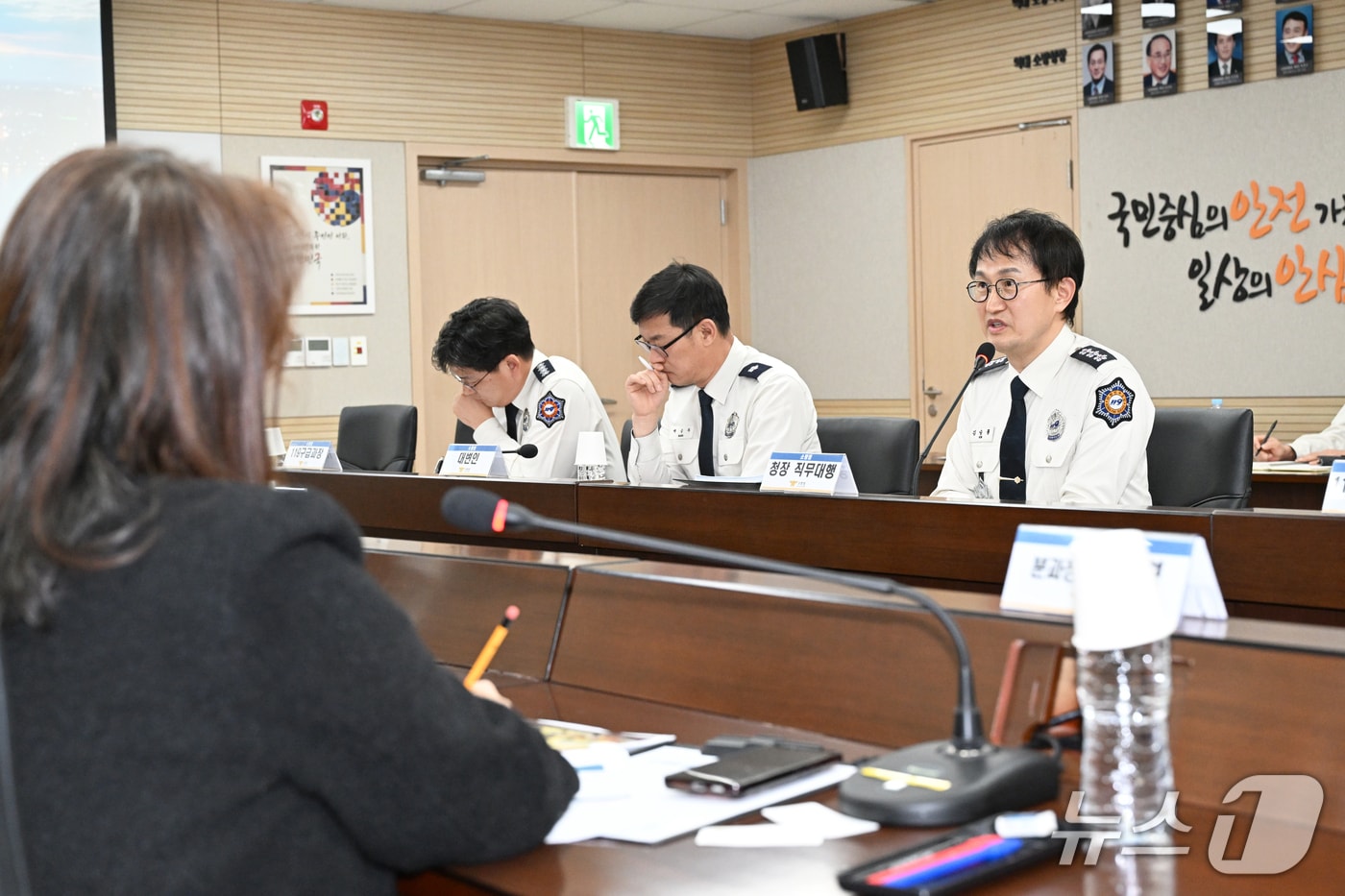 김승룡 소방청장 직무대행이 의료공동행동과 정책 간담회를 가지며 응급환자 이송체계 개선을 위한 실질적인 협력 방안을 논의하고 있다.(소방청 제공)