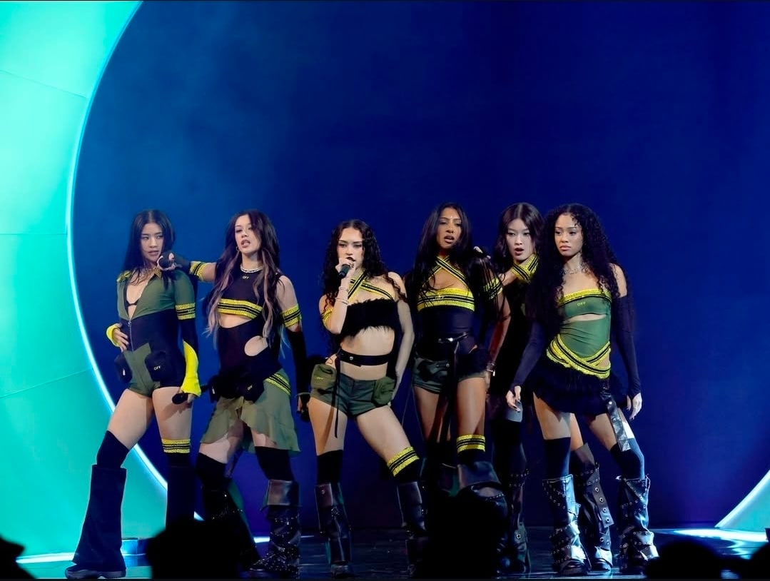 그래미 어워즈에서 공연하는 캣츠아이/사진=그래미 공식 인스타그램