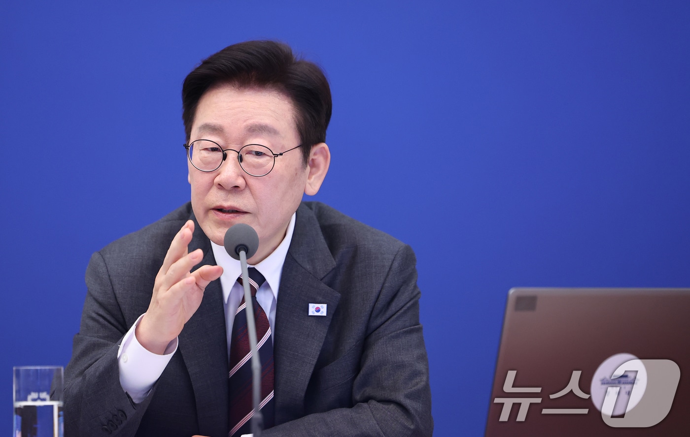 이재명 대통령이 3일 청와대에서 열린 국무회의에서 다주택자 관련 발언을 하고 있다. (청와대통신사진기자단) 2026.2.3/뉴스1 ⓒ News1 이재명 기자