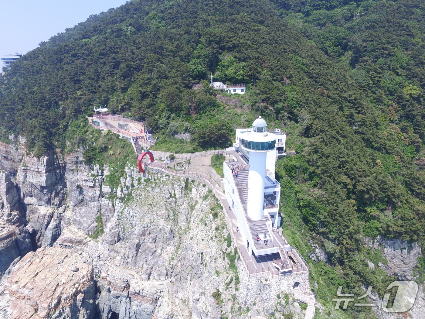 부산 영도구 태종대 내에 있는 영도등대 모습 (부산해수청 제공. 재판매 및 DB금지)
