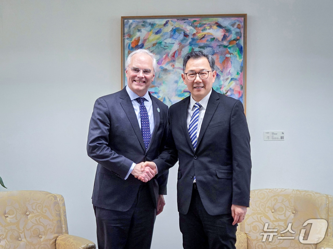장욱진 글로벌다자외교조정관은 3일 방한 중인 리차드 해쳇 감염병혁신연합(CEPI) 대표를 면담하고 한-CEPI 간 협력 강화 방안을 논의했다. 2026.02.03. (외교부 제공)