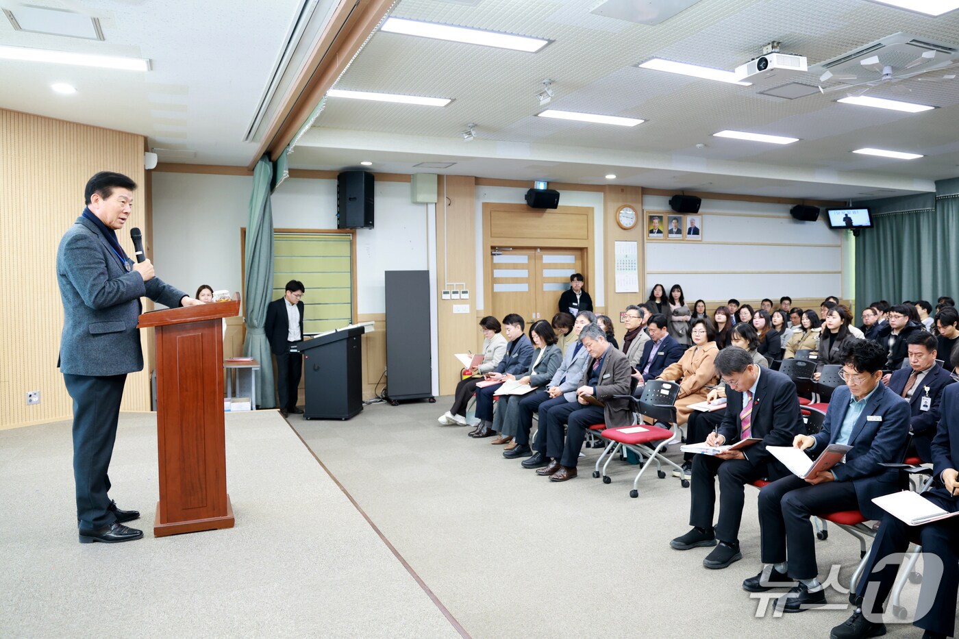 박범인 금산군수 월례회의 모습.(금산군 제공.재판매 및 DB금지)/뉴스1