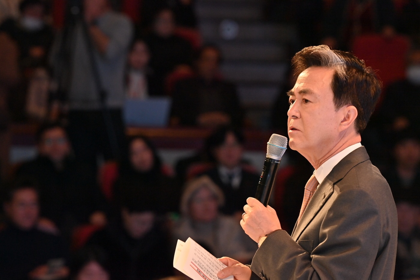 김태흠 지사가 단국대학교 천안캠퍼스에서 타운홀미팅을 열고 도민과 의견을 나누고 있다.(충남도 제공. 재판매 및 DB금지)/뉴스1