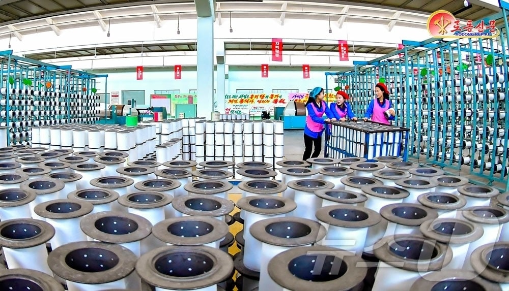 (평양 노동신문=뉴스1) = 북한 노동당 기관지 노동신문은 5일 인민경제 각 부문에서 증산의 구호를 높이 들고 과감히 전진하고 있다고 보도했다. [국내에서만 사용가능. 재배포 금지. DB 금지. For Use Only in the Republic of Korea. Redistribution Prohibited] rodongphoto@news1.kr