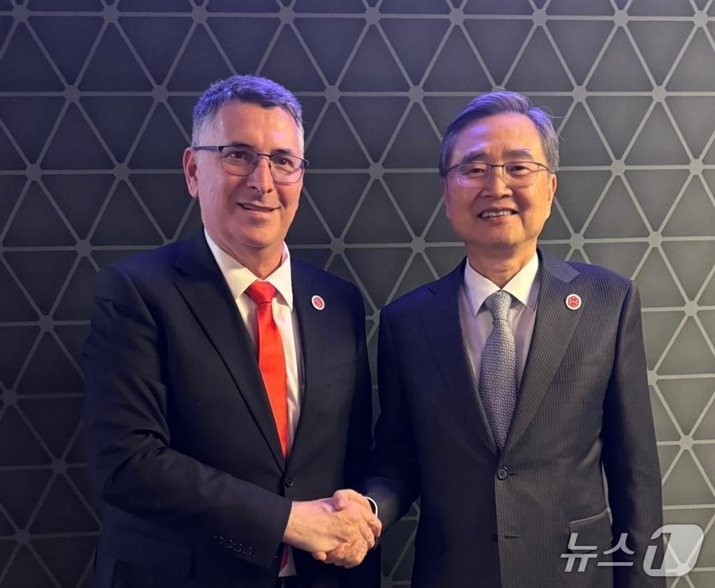 조현 외교부 장관이 4일(현지시간) 미국 워싱턴 D.C.에서 열린 첫 핵심광물 장관급회의 참석을 계기로 기드온 사르 이스라엘 외무부 장관과 양자 회담을 했다. 2026.02.04 출처: 사르 장관 엑스