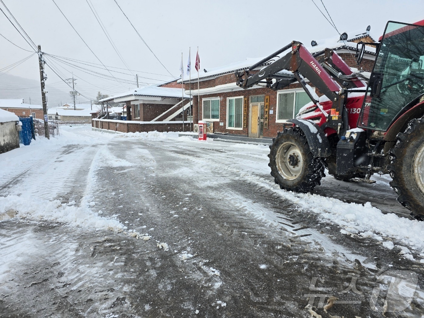 전북 지역 곳곳에 많은 눈이 내린 8일 전북 순창 복흥면 일원에 눈이 쌓여 있다. 2026.2.8 ⓒ 뉴스1 유경석 기자