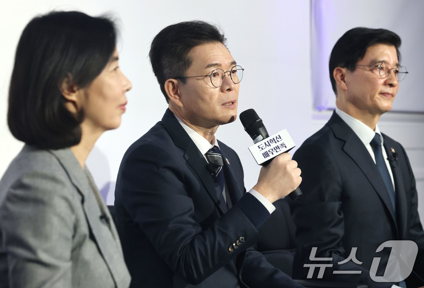 정원오 성동구청장이 서울 영등포구 문래동 복합문화공간 올댓마인드에서 열린 북콘서트에서 발언하고 있다. 정2026.2.8 ⓒ 뉴스1 이광호 기자