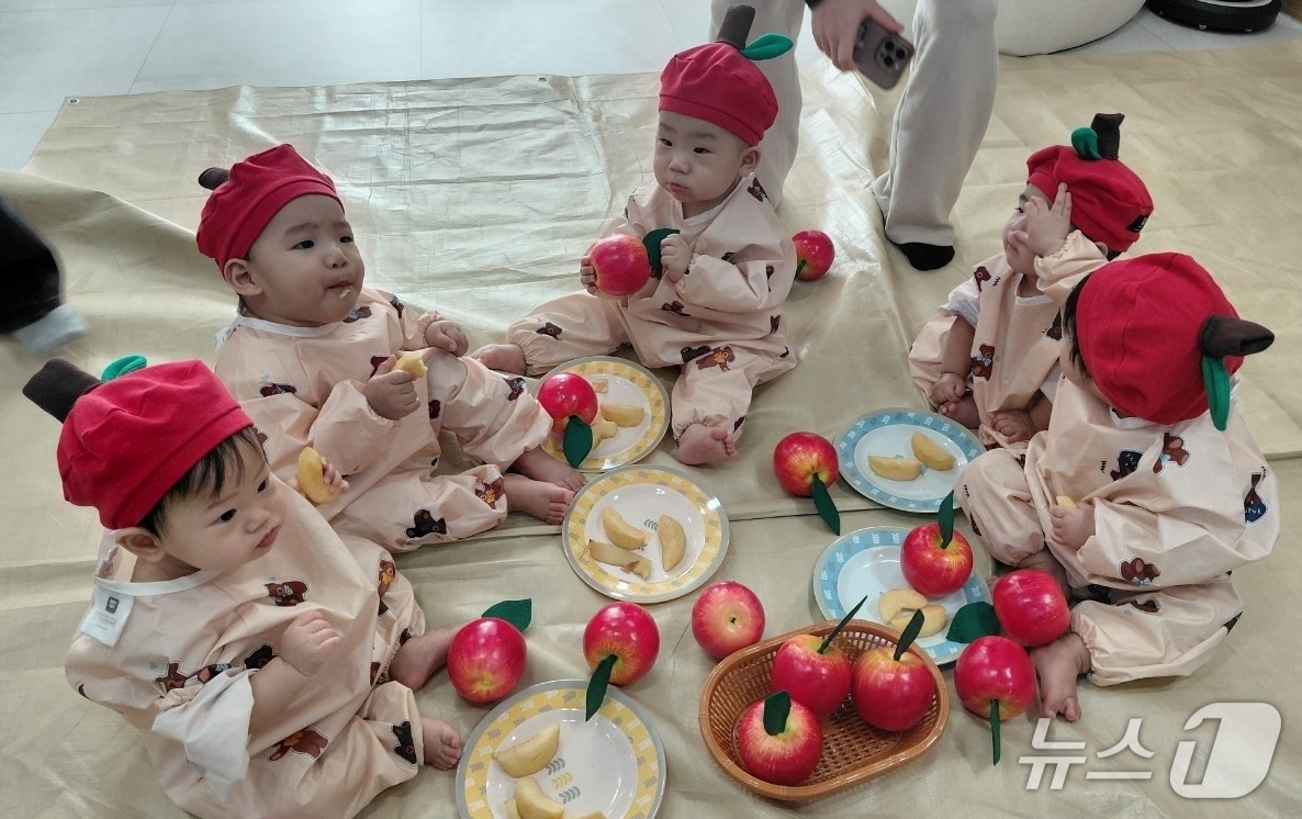 구미시 '0세 특화 공동육아나눔터' 에서 유아들이 즐거운 시간을 보내고 있다.(구미시 제공. 재판매 및 DB금지)/뉴스1