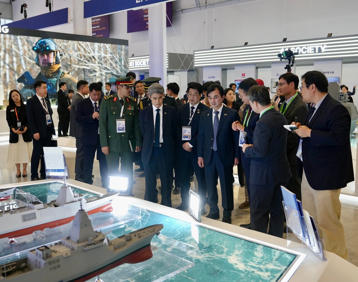 K-방산, 중동 최대 방산전시회서 사우디 시장 공략 '연합작전'[르포] - 뉴스 썸네일 이미지