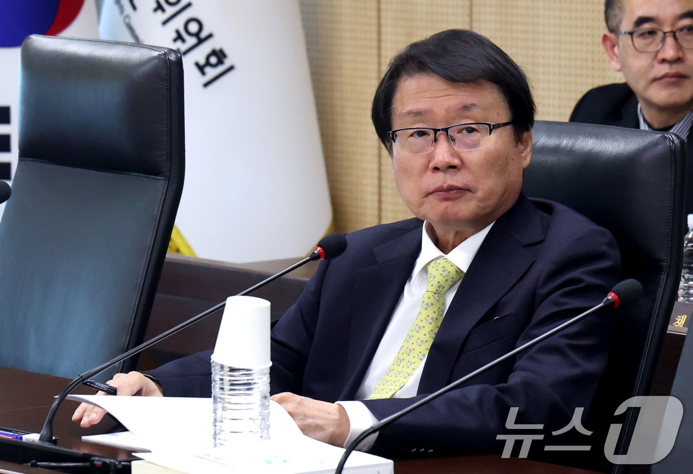 9일 오후 서울 중구 국가인권위원회에서 열린 제3차 상임위원회 회의에 오영근 상임위원이 참석해 있다. 2026.2.9 ⓒ 뉴스1 이광호 기자