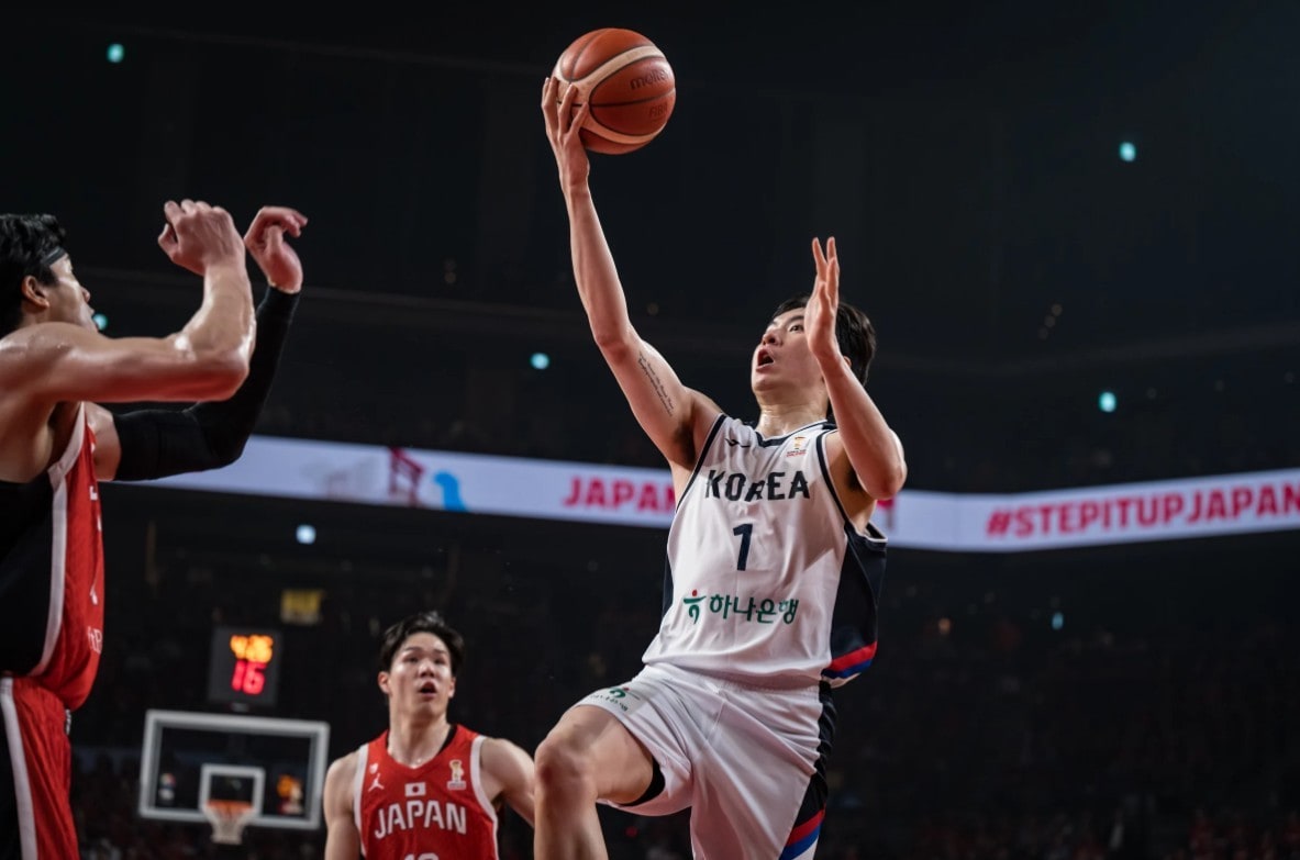 한국 남자농구 대표팀 한일전 경기 사진