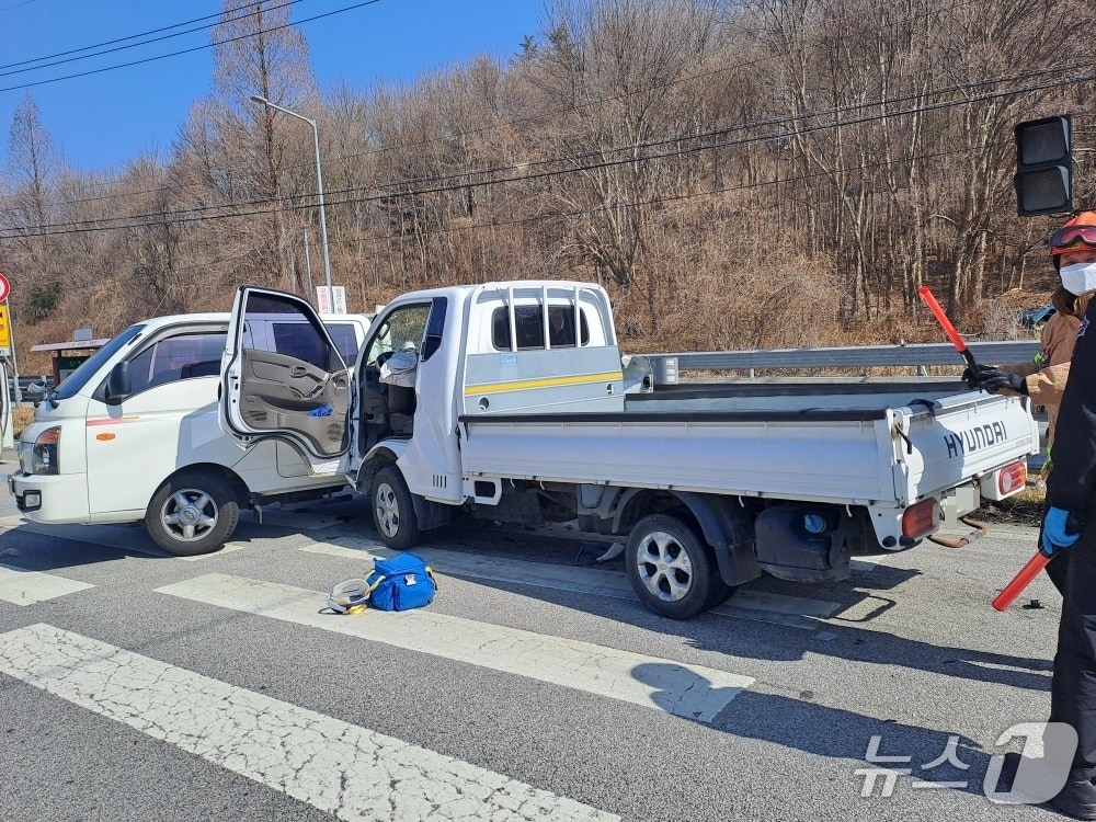사고 현장 모습.(전북 소방 제공. 재판매 및 DB 금지)