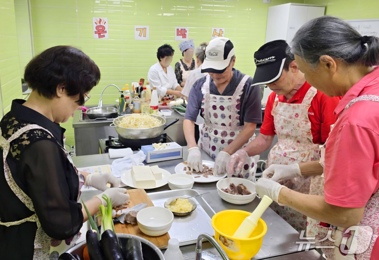 온기밥상 프로그램 모습（유성구 제공. 재판매 및 DB금지)/뉴스1