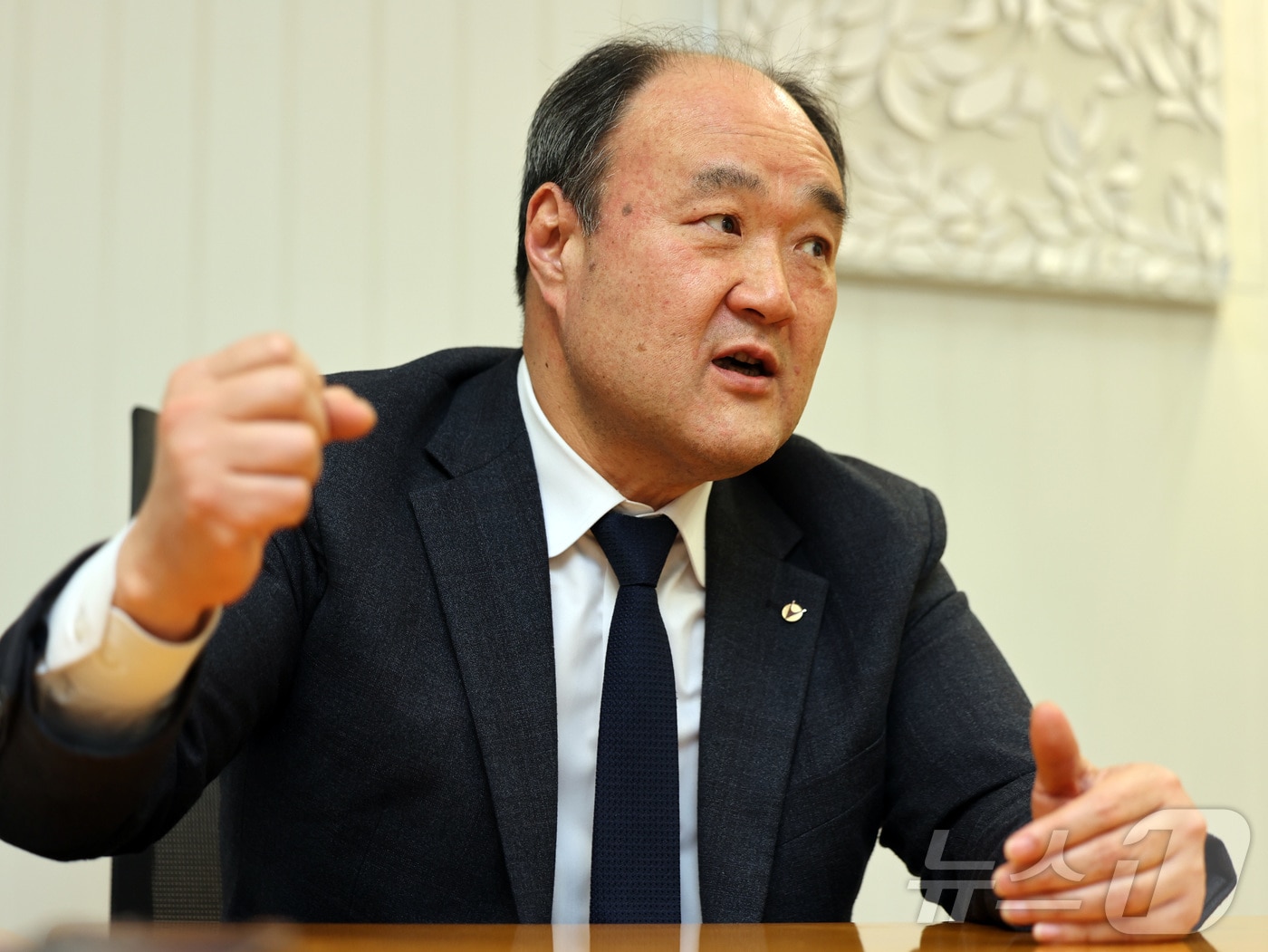 우연철 대한수의사회장 "수의사도 의사만큼 지원...R&D 예산도 필요" - 뉴스 썸네일 이미지